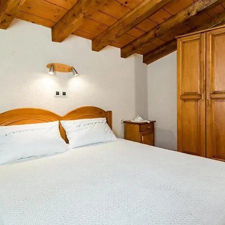 Cozy In With Kitchen 펜션 Žminj